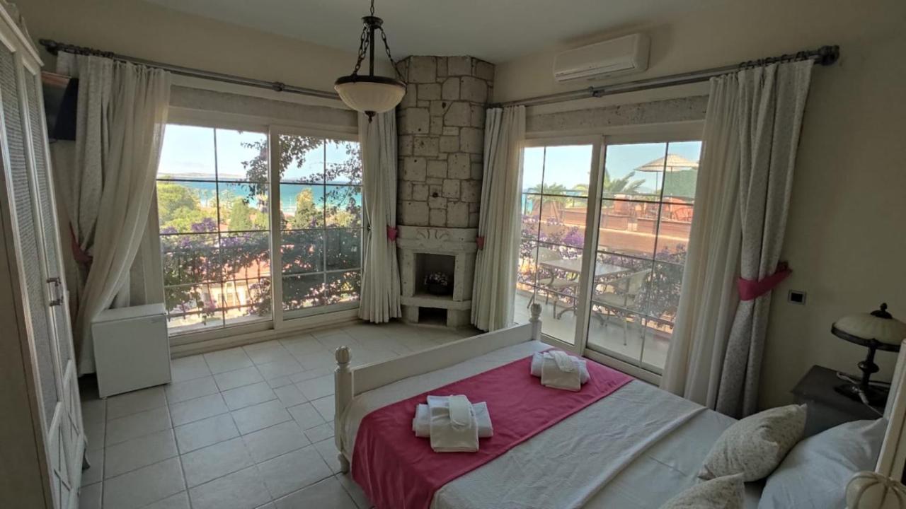 Tweepersoonskamer met Balkon en Uitzicht op Zee