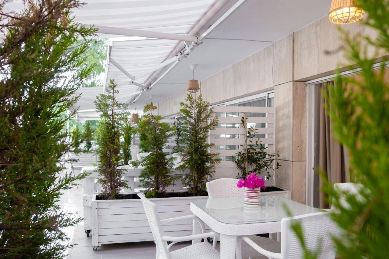 Standart Suite with Private Terrace and Sea View