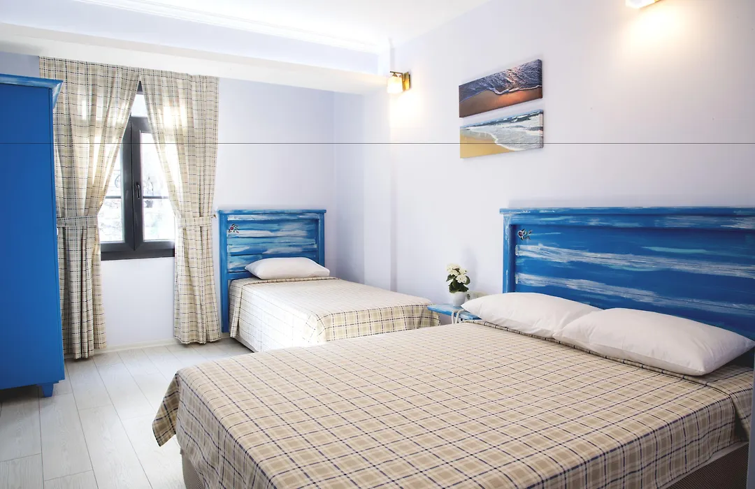 Mai̇ Hotel-1